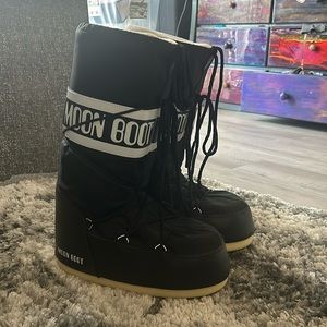 Moon Boots